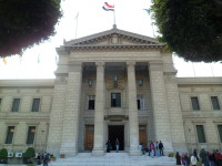 1280px-Cairo_University-6